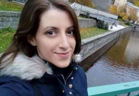 LUČANI ZANEMELI OD TUGE: Lidija (32) pala pod točkove kamiona, došla dan pre tragedije u <span style='color:red;'><b>rodno mesto</b></span>